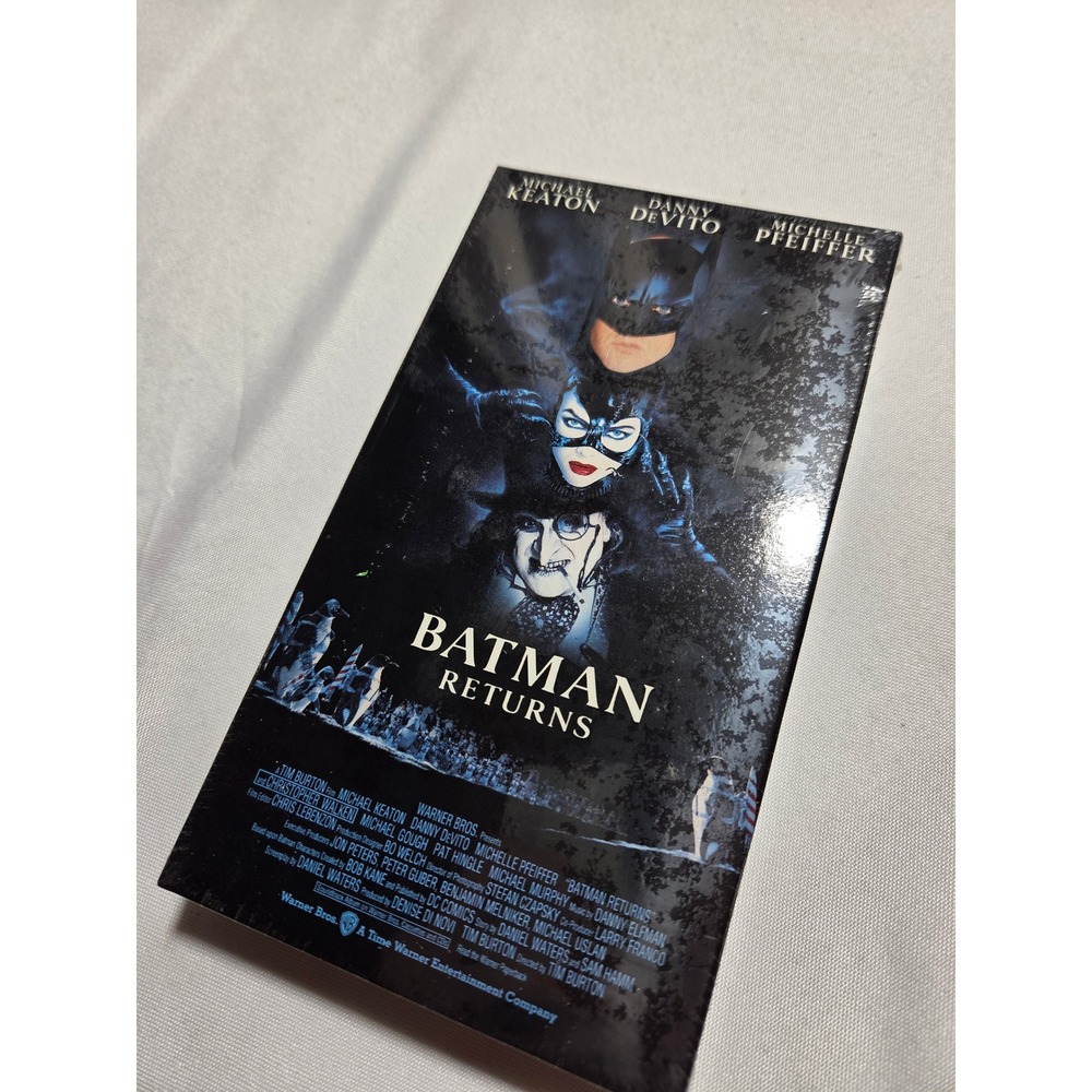 Batman Returns VHS 1992 New Sealed Warner Home Video Michael Keaton DC Comics